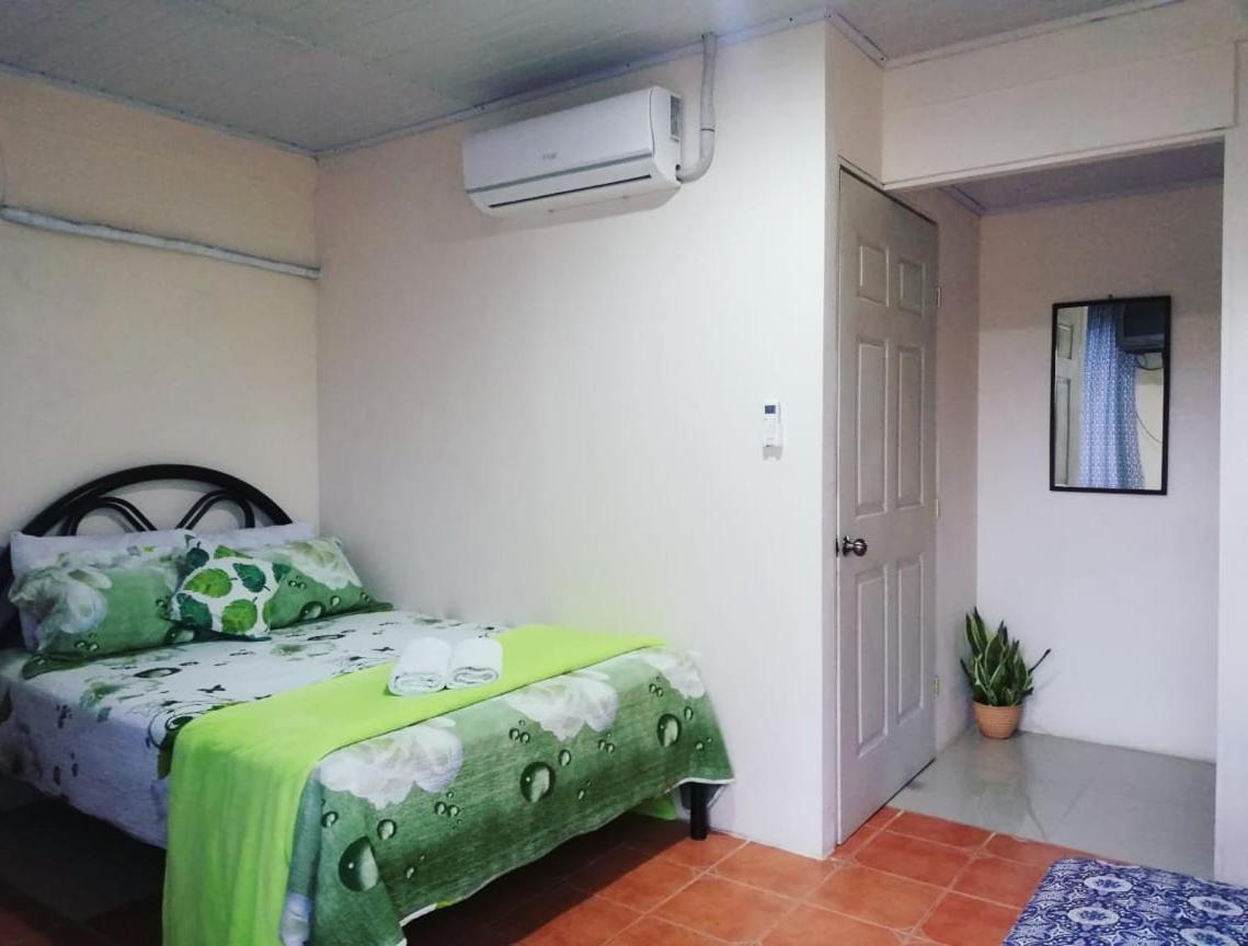 Hospedaje La Galerie Ciudad Cortés Екстериор снимка